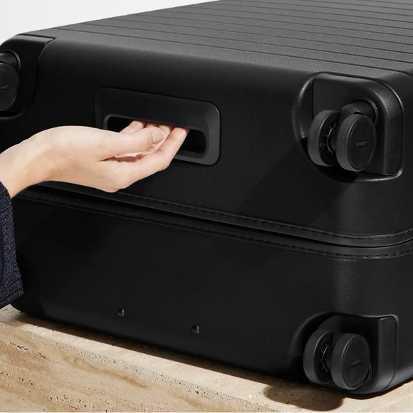 Away Luggage, The Medium, Jet Black - Picture 5 of 5